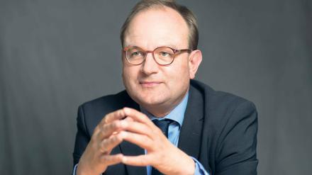 Ottmar Edenhofer ist Chefökonom am Potsdam-Institut für Klimafolgenforschung (PIK).Beim jüngsten Report des Weltklimarates (IPCC) war er Co-Vorsitzender der Arbeitsgruppe III, die sich mit der Verminderung von Treibhausgasen beschäftigte.