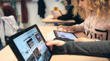 Lernblockaden. „Herr Wegner, das iPad ist kaputt!“, ruft eine Schülerin.