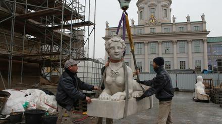 Rund eine Tonne wiegt die Figur.