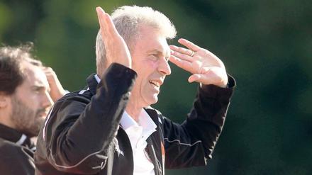 Ein guter alter Bekannter. Zum zweiten Mal in dieser Saison trifft der SV Babelsberg 03 auf eine Mannschaft, die von Ex-Trainer Dietmar Demuth trainiert wird. Im Sommer kam der BAK ins Karl-Liebknecht-Stadion, am Samstag geht es nach Meuselwitz.
