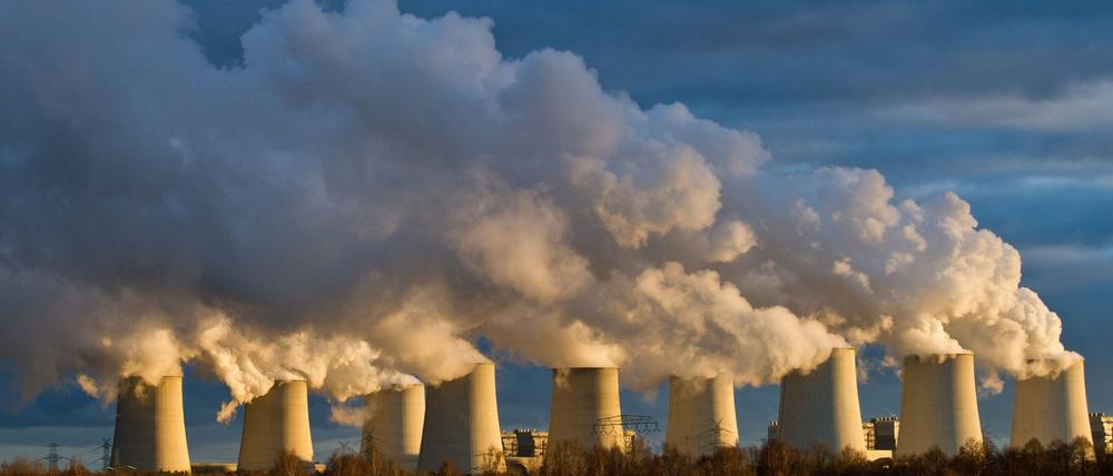 Trotz des Ausbaus erneuerbarer Energien ist der Anteil des klimaschädlichen Kohlestroms in Deutschland 2012 gestiegen: Hier das Braunkohlekraftwerk von Vattenfall in Jänschwalde.
