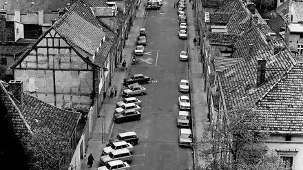 Barocke Ruinen. Die Häuser der zweiten barocken Stadterweiterung boten zu DDR-Zeiten ein Bild des Jammers. In der Gutenbergstraße wurde Ende der 80er-Jahre mit dem Abriss begonnen, anstelle des Hauses vorne links etwa steht heute ein Plattenbau.
