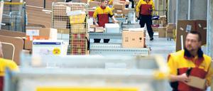 Eine moderne, mechanisierte Zustellbasis in Berlin. Auch in Kleinmachnow will die Deutsche Post DHL jetzt ein solches Verteilzentrum errichten.
