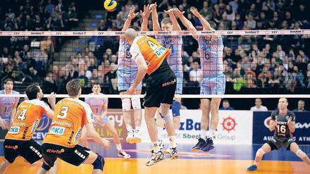 Endstation Kasan. An den Russen scheiterten die BR Volleys zweimal in der ersten K.-o.-Runde. Diesmal wollen sie sogar ins Halbfinale, am besten als Gastgeber. Dafür müssen sie zunächst Gruppenerster oder -zweiter werden. Der erste Gegner ist heute Ljubljana.