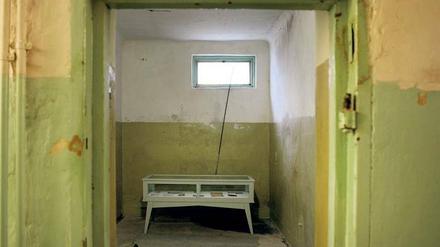 Dunkler Ort. Eine Zelle im ehemaligen Potsdamer NKWD-Gefängnis in der Leistikowstraße. Auch Potsdam hat seine Schattenseiten, die als Gedenkort der Öffentlichkeit zugänglich sind. Wie man mit dieser Geschichtslast umgehen sollte, wird in dieser Woche in der Stadt diskutiert.