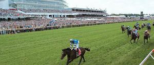 Großer Turf. Jockey Ryan Moore ließ der Konkurrenz mit Protectionist keine Chance.