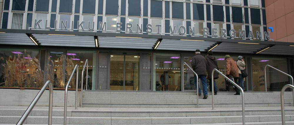 Der Mann verstarb im nahen Klinikum "Ernst von Bergmann".