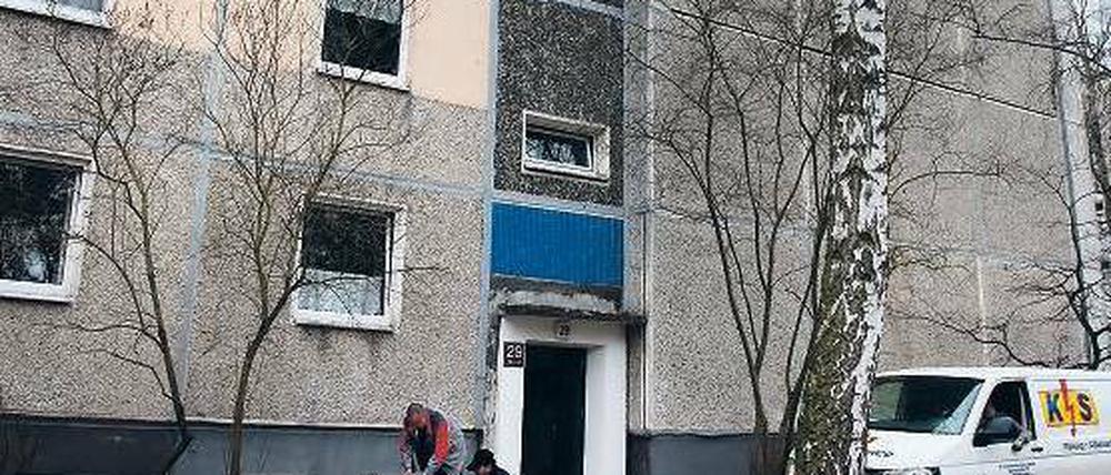 Erst vor wenigen Monaten hatte im Nachbarhaus am Kiefernring der Keller gebrannt. Die Mieter waren damals mehrere Tage ohne Strom geblieben.