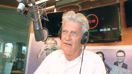 Quatscht gern. In der Reihe „Das Erste zu Gast bei Radioeins“ saß am gestrigen Dienstag TV-Moderator und Buchautor Max Moor am Mikro. Die vielen Jingles fand er doof.
