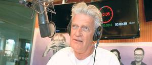 Quatscht gern. In der Reihe „Das Erste zu Gast bei Radioeins“ saß am gestrigen Dienstag TV-Moderator und Buchautor Max Moor am Mikro. Die vielen Jingles fand er doof.