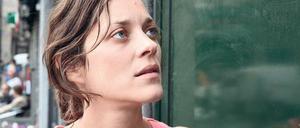 Not schweißt nicht zusammen. Die Kollegen von Sandra (Marion Cotillard) bekommen 1000 Euro, wenn sie geht.