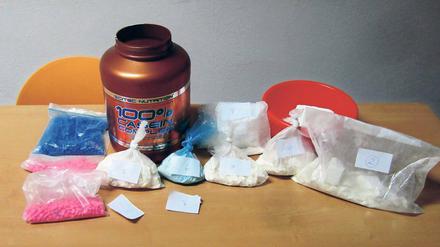Rauschmittel. Bei der Razzia gefunden: Kokain, Ecstasy und Potenzmittel.