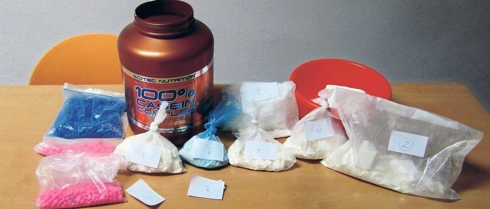 Rauschmittel. Bei der Razzia gefunden: Kokain, Ecstasy und Potenzmittel.