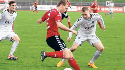 Auch er konnte nichts ausrichten: Tom Fraus wurde zur Halbzeit bei Germania eingewechselt und sorgte für etwas mehr Schwung. Doch Tobias Grundler und der SV Babelsberg hielten dagegen.