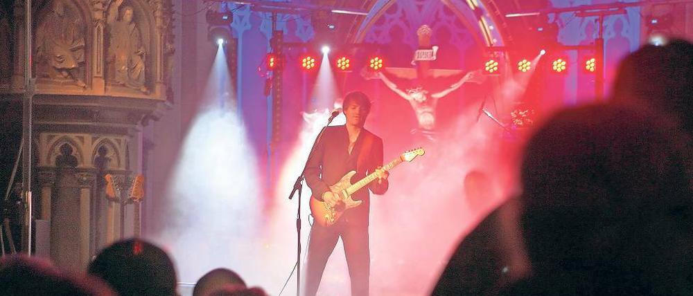 „Hey Joe“ lässt grüßen. Axel Merseburger in der Inselkirche.