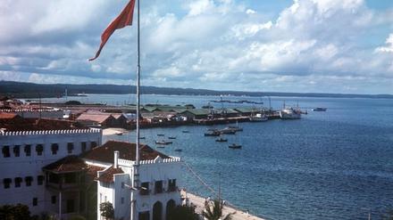 Schön ist es ja dort: Hafen von Sansibar Stadt.