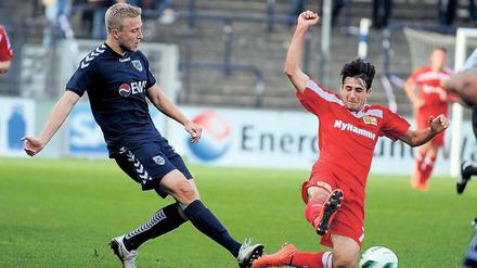 Sie haben sich reingekniet. Aufgegeben hatten sich Tim Oschmann (r.) und der 1. FC Union Berlin II trotz eines 0:3-Rückstandes nicht. Dass die Babelsberger den Sieg nicht aus der Hand gaben, lag auch an den Verteidigungskünsten von Severin Mihm.