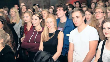 Glückliche Mienen. Diese jungen Menschen studieren ab sofort an der Universität Potsdam. Sie hatten Glück, denn auf einen Platz kamen acht Bewerber.