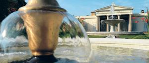 Es perlt. Die Brunnen laufen wieder, jahrelang waren sie abgestellt.