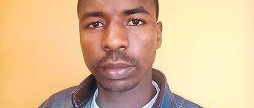 Von Berlin nach Eisenhüttenstadt. Ali Maiga, Flüchtling aus Mali, fotografiert am Mittwoch.