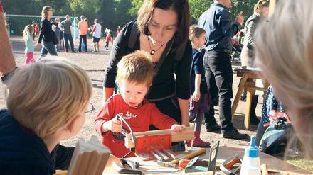 Saisonende. Auf dem Sport- und Spielplatz „Westkurve“.