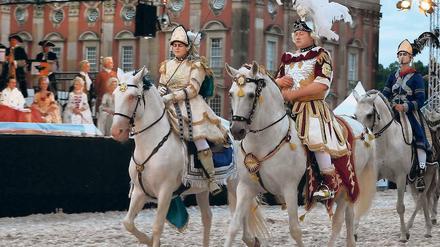 Einzigartiges Spektakel. Die barocke Pferdeoper „Le Carrousel de Sanssouci“ wurde 2012 zur Feier des 300. Geburtstags von Friedrich II. im Park Sanssouci aufgeführt – zum ersten und letzten Mal. Im letzten und in diesem Jahr wurden die geplanten Neuauflagen abgesagt, nun ist der Veranstalter insolvent.