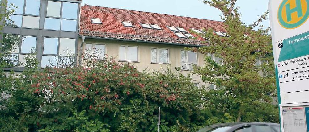 Domizil für Flüchtlinge. In diesem Gebäude auf Hermannswerder will die Stadt demnächst Flüchtlinge unterbringen. Momentan dient der Bau als Museumsdepot.