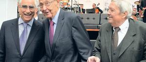 In alter Vertrautheit. Der frühere Bundesfinanzminister Theo Waigel (CSU), der frühere Außenminister Hans-Dietrich Genscher (FDP) und der frühere Staatsminister Ungarns, Imre Pozsgay, erinnern sich in der Villa Schöningen an den 25. Jahrestag der Grenzöffnung.