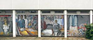 DDR-Kunst. Das Mosaik „Der Mensch bezwingt den Kosmos“ erstreckt sich über drei Seiten des Rechenzentrums an der Breiten Straße und stellt ausgehend von einem Marx-Zitat in 18 Bildern den Aufbruch der sozialistischen Gesellschaft ins All dar. Das Rechenzentrum soll Ende 2017 abgerissen werden. Nun wird diskutiert, ob und wie das Glasmosaik am Standort erhalten werden kann.