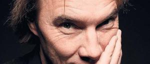 Von sich selbst erzählen muss er nicht. Der Schauspieler Thomas Arnold, seit Anfang des Jahres Potsdamer, geht auf der Bühne gern in fremden Figuren auf.