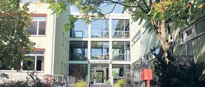 Ort zum Lernen. Gebaut als Lenin-Oberschule wird in der Gesamtschule in der Lindenstraße seit 20 Jahren unter dem Namen des französischen Philosophen Voltaire gelernt. 920 Schüler von der 5. bis zur 13. Klasse besuchen die Schule heute. Beim Hoffest soll noch einmal zurückgeblickt, aber vor allem gefeiert werden.