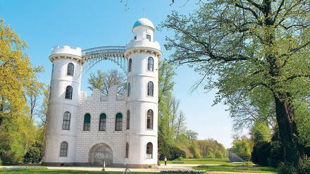 Ein Ort, der im alten Zauber steht. Das Schloss auf der Pfaueninsel, Schauplatz von Thomas Hettches Roman, der im frühen 19. Jahrhundert spielt.