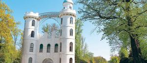 Ein Ort, der im alten Zauber steht. Das Schloss auf der Pfaueninsel, Schauplatz von Thomas Hettches Roman, der im frühen 19. Jahrhundert spielt.