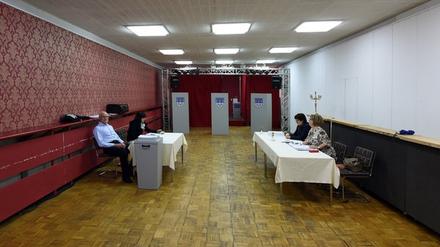 Dieses Wahllokal steht zwar in Kleinmachnow, im Speckgürtel von Berlin. Doch so viel besser sah die Wahlbeteiligung auch in Potsdam aus.