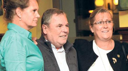 Werderaner Frauenpower. Der noch amtierende Bürgermeister Werner Große mit der siegreichen Landtagskandidatin Saskia Ludwig (l.) und der siegreichen Bürgermeisterkandidatin Manuela Saß (alle CDU).