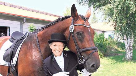 Sie sind sich vertraut. Marion Jende und Tenno sind seit zwölf Jahren ein erfolgreiches Paar im Dressurreitsport.