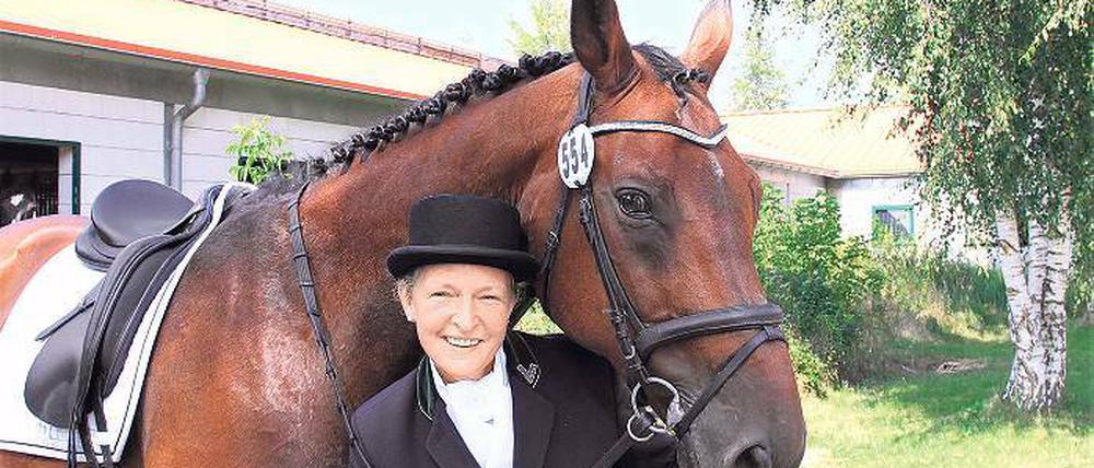 Sie sind sich vertraut. Marion Jende und Tenno sind seit zwölf Jahren ein erfolgreiches Paar im Dressurreitsport.