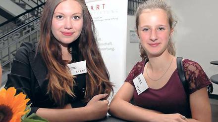 Ausgezeichnet. Doina (l.) und Maria bekommen ein Stipendium.
