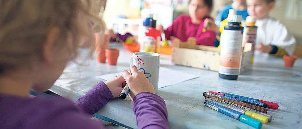 Mehr Kinder, mehr Kitas. Die Stadt will das Kitaangebot im nächsten Kitajahr um 280 Plätze erweitern. Damit soll allen Eltern ein Kitaplatz für ihre Kinder garantiert werden – jedoch nicht immer auch wohnortnah. Für die Zukunft rechnen die Kitaplaner mit einem steigenden Bedarf an Hortplätzen.
