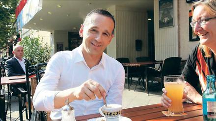 Typ Fußballtrainer. Heiko Maas wirkt nicht unbedingt wie ein Spitzenpolitiker. Der 47-Jährige ist Triathlet, seine Frau Kanutin, die beiden Jungs spielen im Fußballverein.
