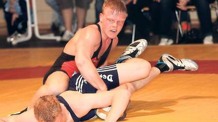 Fabian Albrecht (oben) ist einer von drei Germania-Ringern, die nach längeren Verletzungen ins Team zurückkehren. Außerdem haben sich die Potsdamer zur neuen Saison, die am Samstag mit einem Heimkampf gegen Hanse Frankfurt (Oder) eröffnet wird, mit neun Neuzugängen verstärkt.