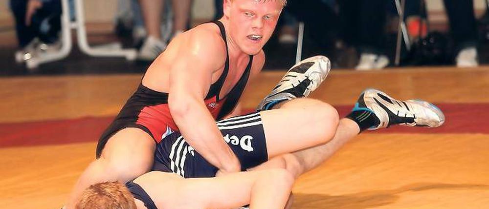 Fabian Albrecht (oben) ist einer von drei Germania-Ringern, die nach längeren Verletzungen ins Team zurückkehren. Außerdem haben sich die Potsdamer zur neuen Saison, die am Samstag mit einem Heimkampf gegen Hanse Frankfurt (Oder) eröffnet wird, mit neun Neuzugängen verstärkt.