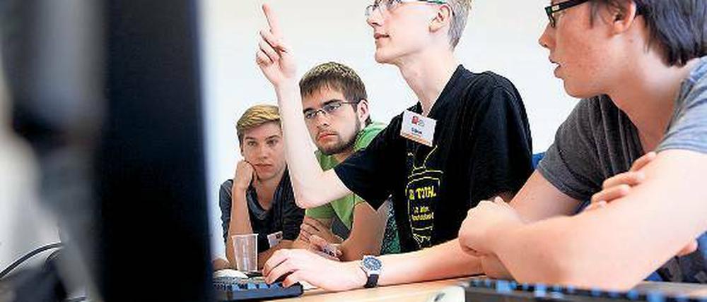 Die beste Idee gewinnt. Schüler beim HPI-Sommercampus.
