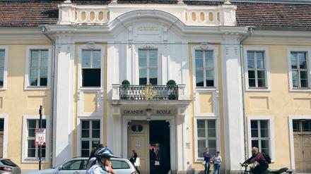 Rettende Idee. Das Schulhaus wäre nach der Wende fast verkauft worden.