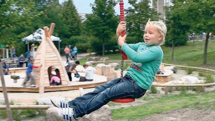 Die neue Seilrutsche war von den Kindern in Drewitz lange gewünscht.