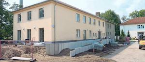 Baustelle.Montag beginnt die Schule.