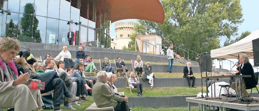 So schön kann Kultur in Potsdam sein. Wie bei einer Lesung in der Schiffbauergasse beim ersten Festival „lit:potsdam“ im vergangenen Jahr. Wer in Zukunft gefördert werden soll, entscheiden die Kulturpolitischen Konzepte.