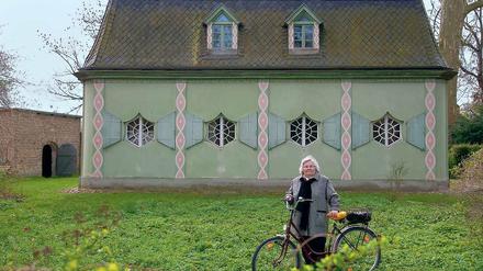 Die Türöffnerin. Erst über Eva-Marie Verleih, die damals noch im Teezubereitungshaus wohnte, kamen die beiden Potsdamer Autorinnen Francisca Drechsler und Barbara Rohm auf die Spur derer, die in Potsdams Weltkulturerbe leben.