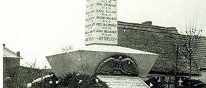 Abgerissen. Das alte Kriegerdenkmal auf dem Töplitzer Dorfplatz.