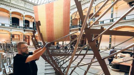 Reisefähig. Die Roskilde 6 wird im Gropius-Bau aufgestellt.